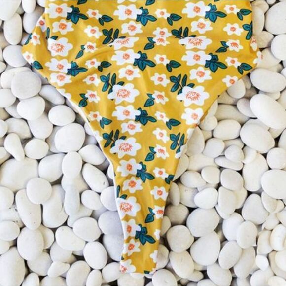 JR Retro Gold and Floral Cut Out Tie Front Monokini XL - Picture 7 of 9